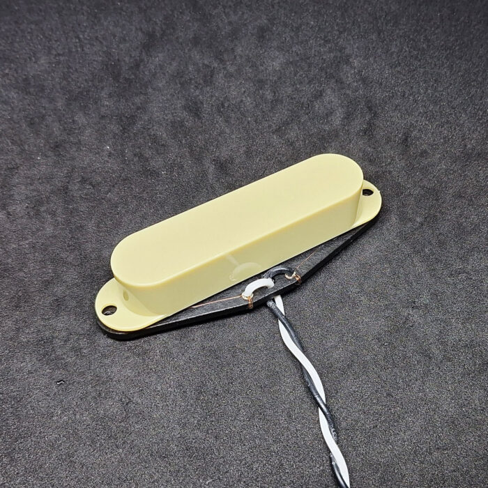 iuso pickups musicmaster bronco bass alnico5 crema
